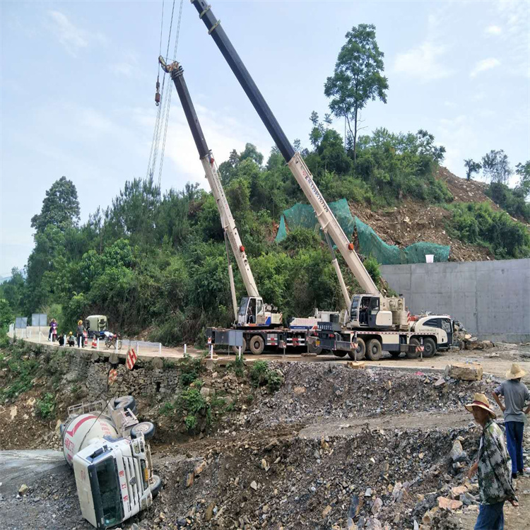 成安县汽车掉沟里叫吊车救援要多少钱